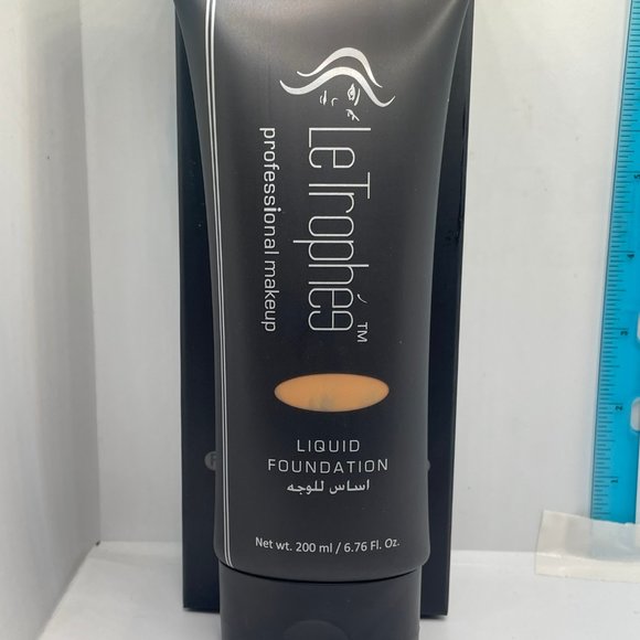 Le Trouphea Professional Makeup Liquid Foundation - Picture 2 of 5